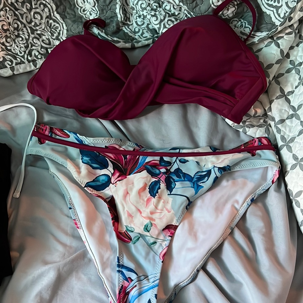 Cupshe bikini set size medium/34b/c mid rise bottoms